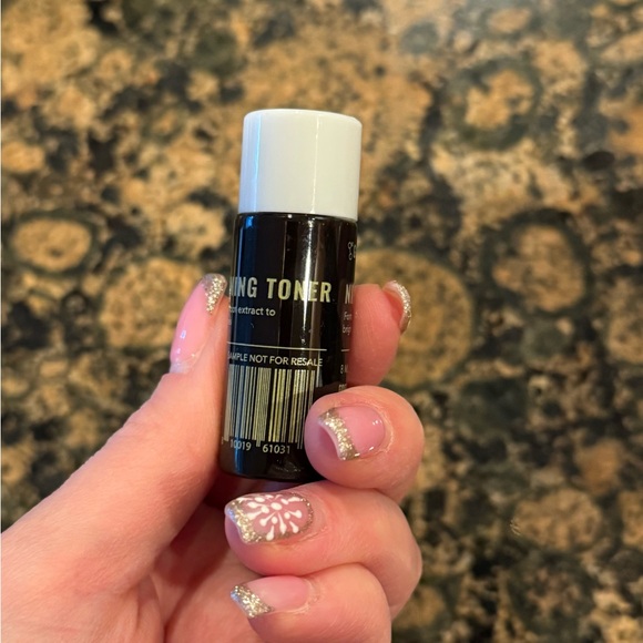 Makeup - Picture 8 of 8